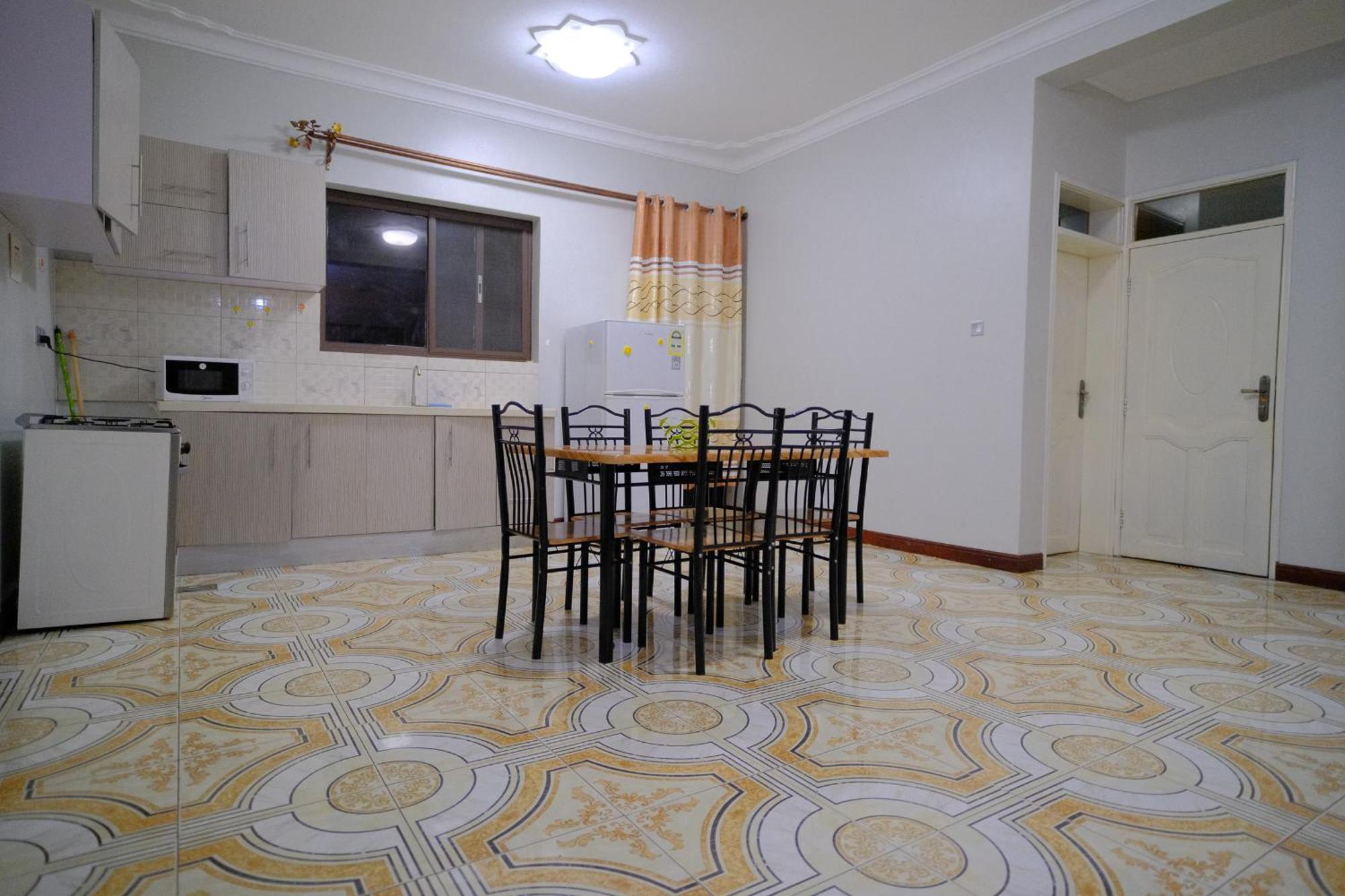 Crystal Apartments Entebbe Uganda Next To Un Base Exterior photo